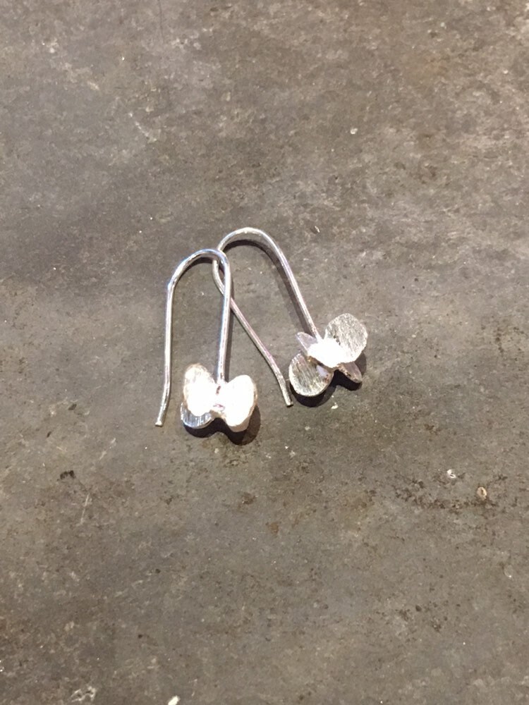 925 Sterling Silber - Blumentropfen 925 Sterling Silber - Blumentropfen von GutsyGingers