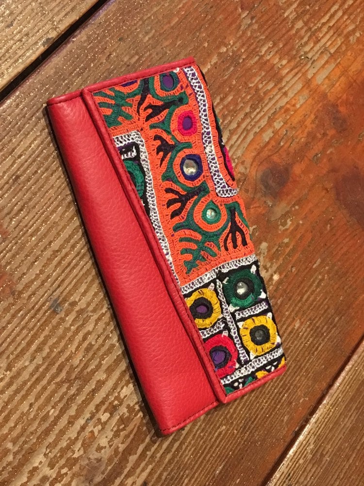 Recycelte Leder Clutch/Portemonnaie - Rot Recycelte Leder Clutch/Portemonnaie - Rot von GutsyGingers