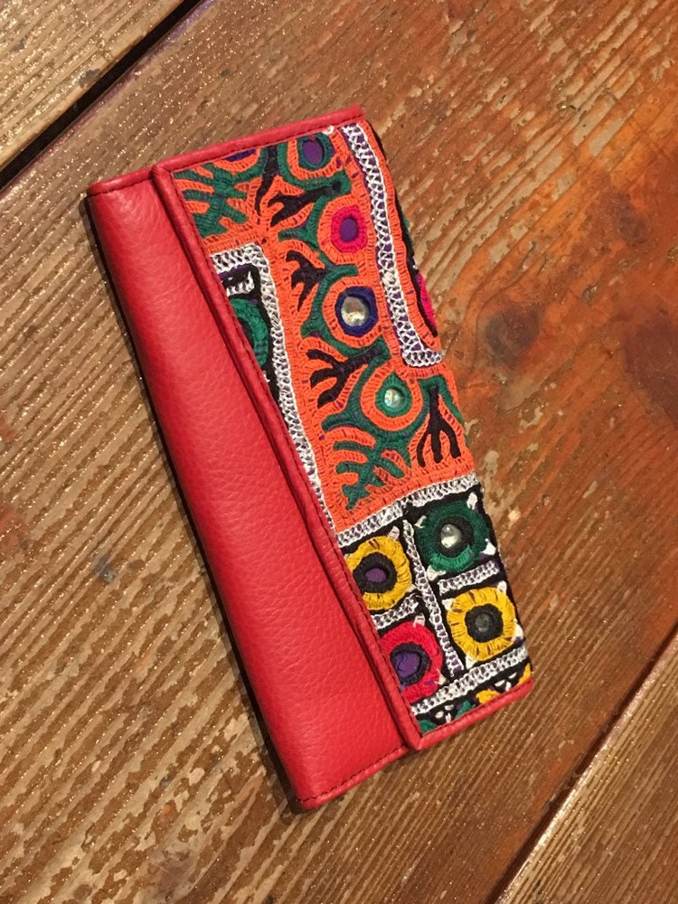 Recycelte Leder Clutch/Portemonnaie - Rot Recycelte Leder Clutch/Portemonnaie - Rot von GutsyGingers