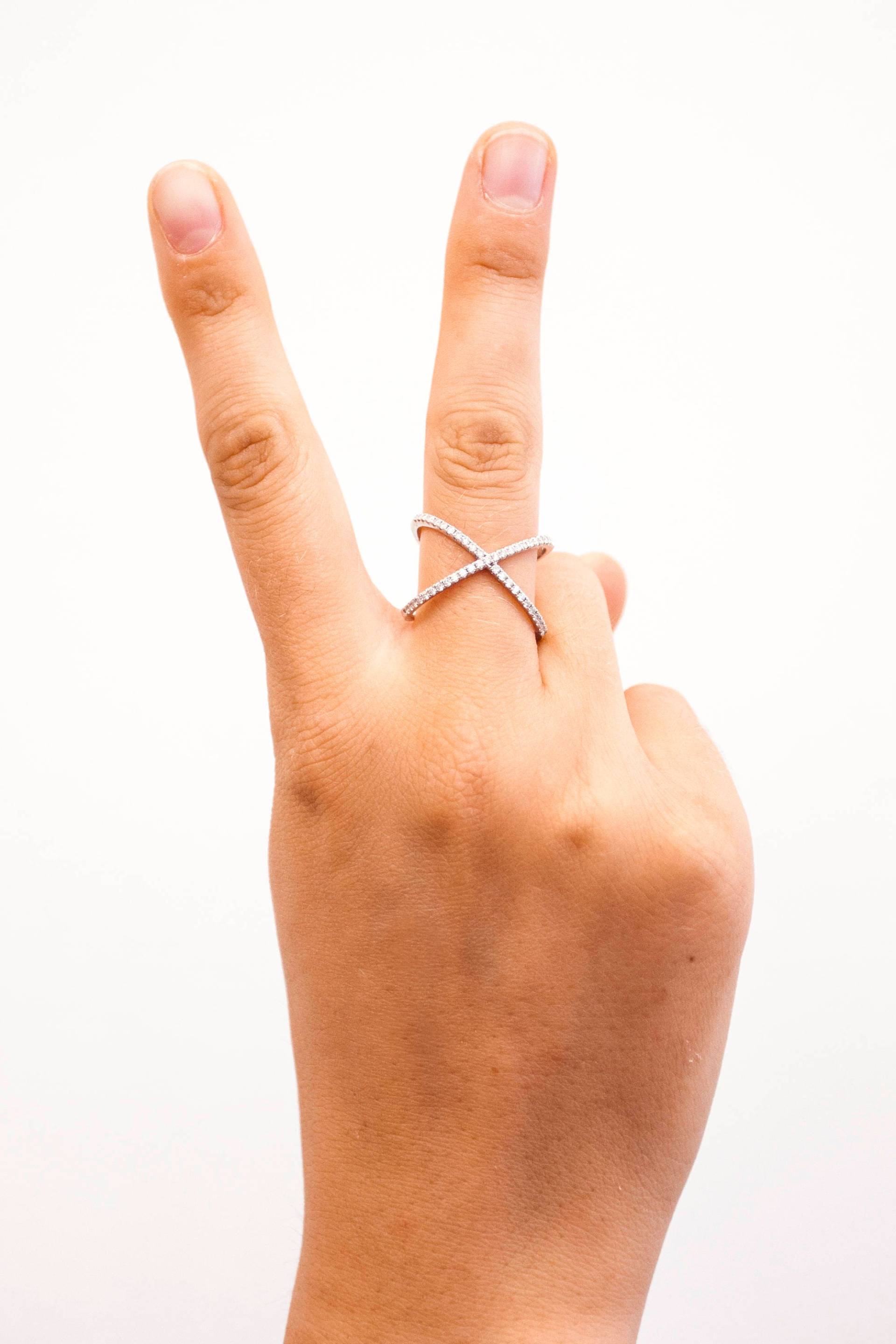 0, 30 Ct X Diamantring, Ring, Kreuzring, Diamant Gold Rosegold Trendy Ring von GuyGrossJewelry