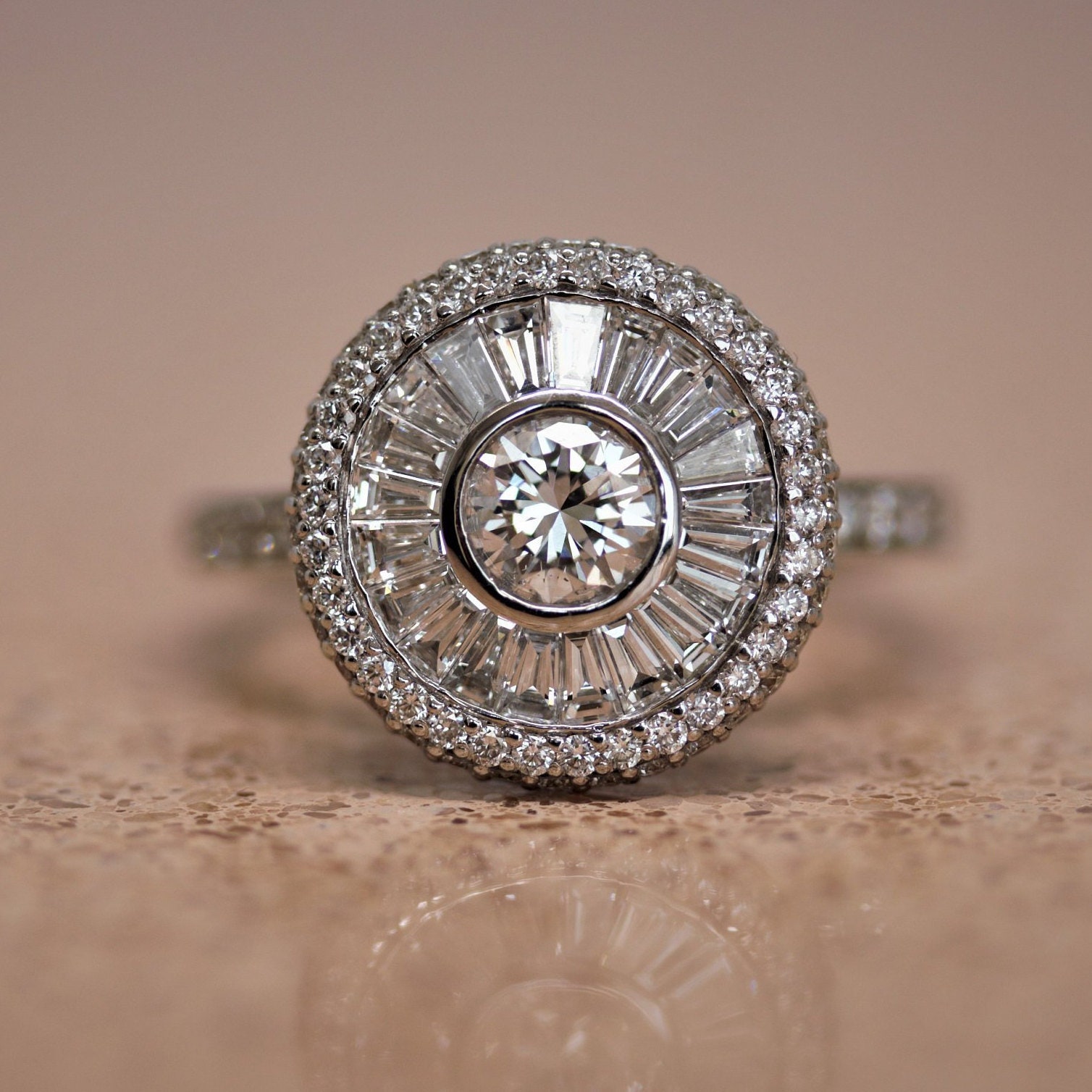 1.87 Carat Halo Diamanten Ringe Baguette Ring von GuyGrossJewelry