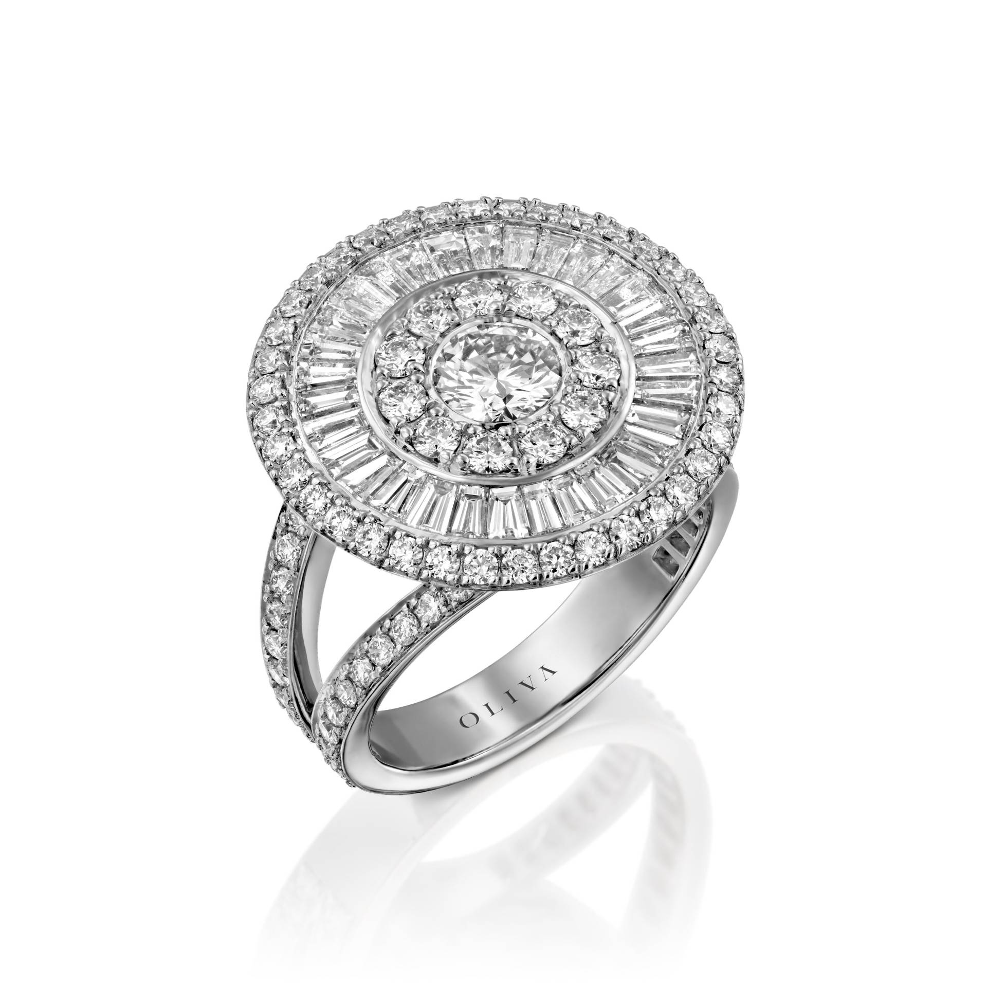 3.2 Carat Halo Diamant Verlobungsring Aus 750Er Weißgold Ring Mit Baguette & Diamanten Im Rundschliff Besetzt von GuyGrossJewelry