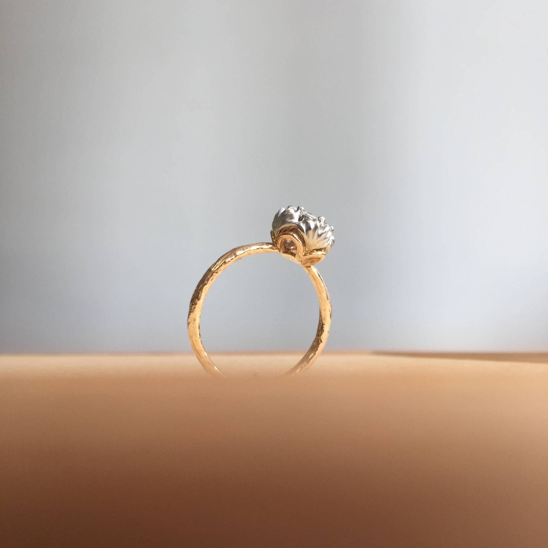 Blumen Verlobungsring Für Frauen, Diamant Cluster Ring, Blumenring, Einzigartiger Hochzeitsband Versprechen Forever One Floral Halo Ring Blumen Verlobungsring Für Frauen, Diamant Cluster Ring, Blumenring, Einzigartiger Hochzeitsband Versprechen Forever One Floral Halo Ring von GuyGrossJewelry