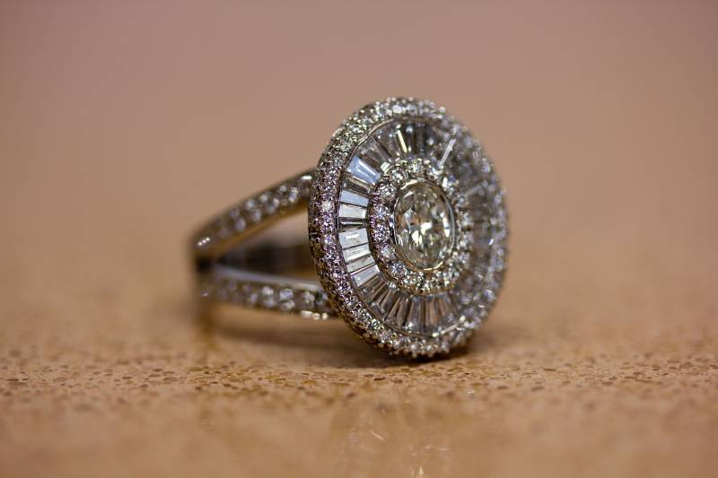 Große Diamant Verlobungsring Für Frauen - Hochzeit Schmuck Set Ring, Ring Mit Doppelschiene von GuyGrossJewelry