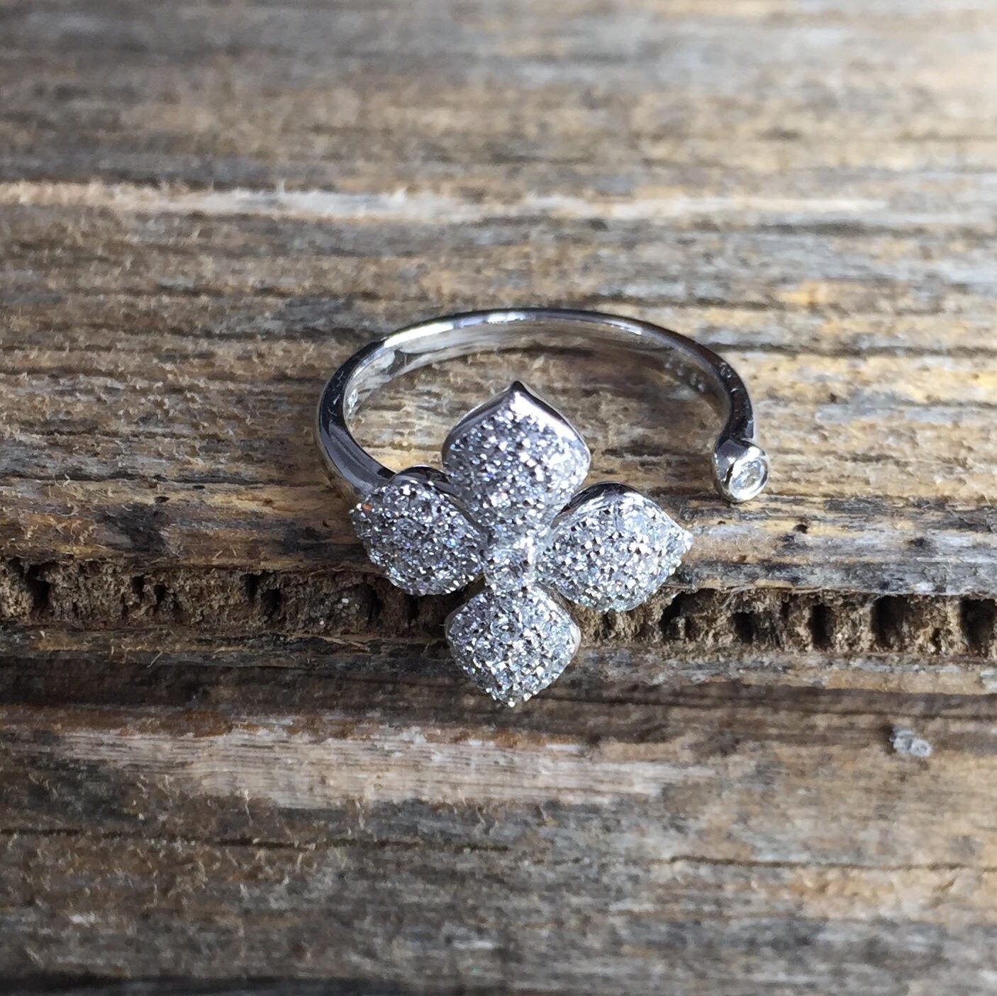 Kirschblüten Ring Zarte Blume Verlobungsring, Zarter Schmuck von GuyGrossJewelry