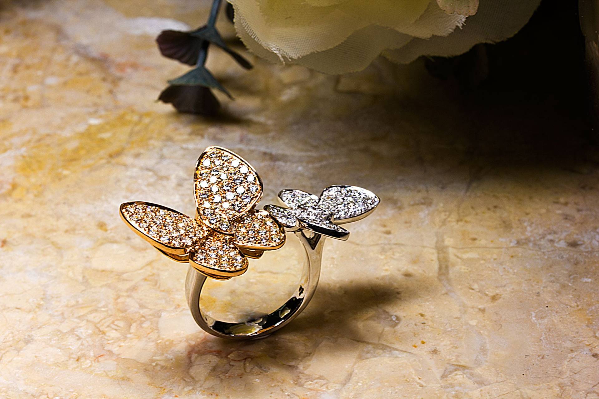 Vintage-stil Schmetterling Ring, Echte Diamant-statement-Ring Für Frauen, 18 K Rose Und Weißgold, 2 Karat Weiß Champagner Diamanten Vintage-stil Schmetterling Ring, Echte Diamant-statement-Ring Für Frauen, 18 K Rose Und Weißgold, 2 Karat Weiß Champagner Diamanten von GuyGrossJewelry