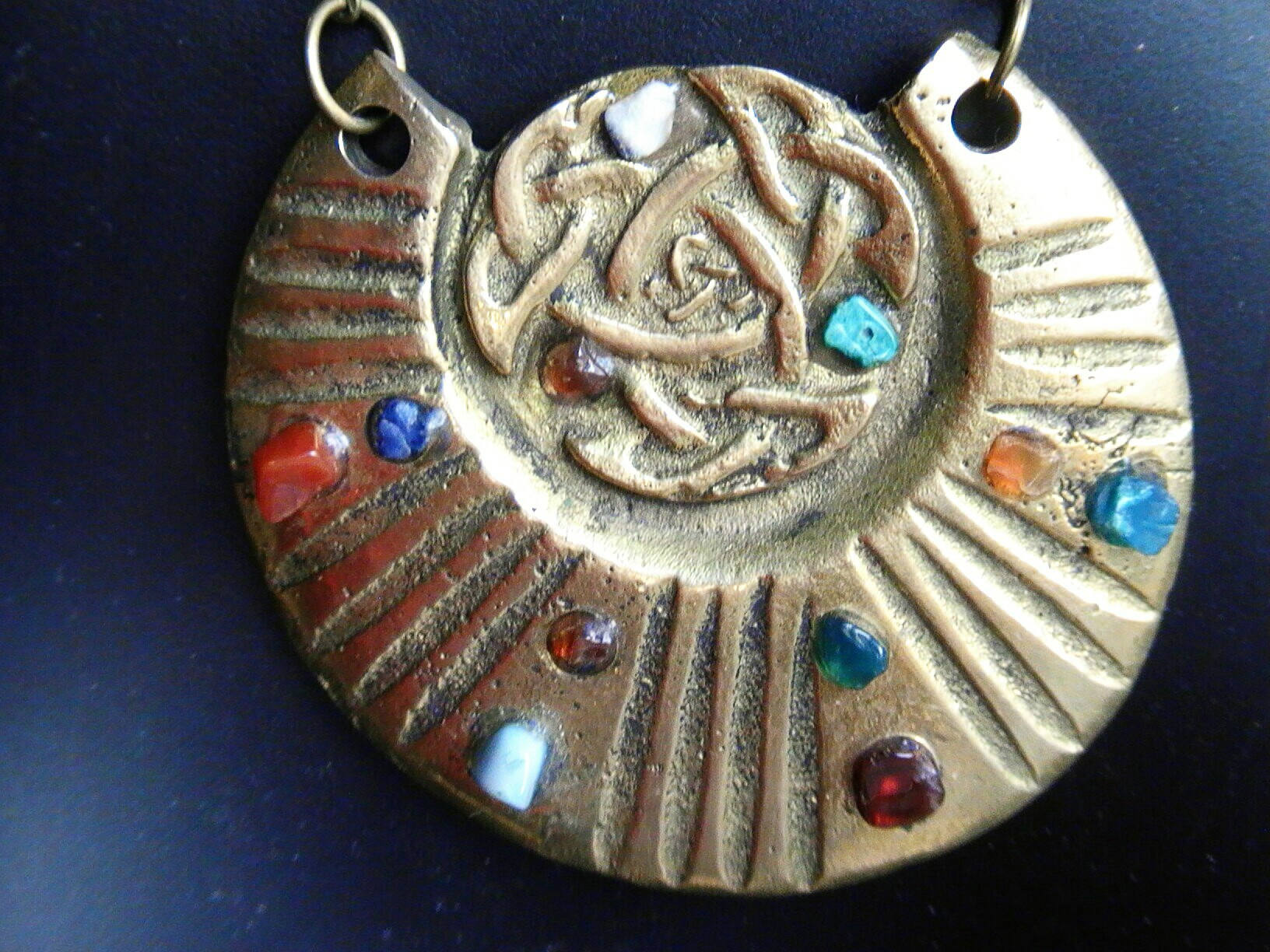 Trisquel Mond Trisquel Mond von GuyMoreau