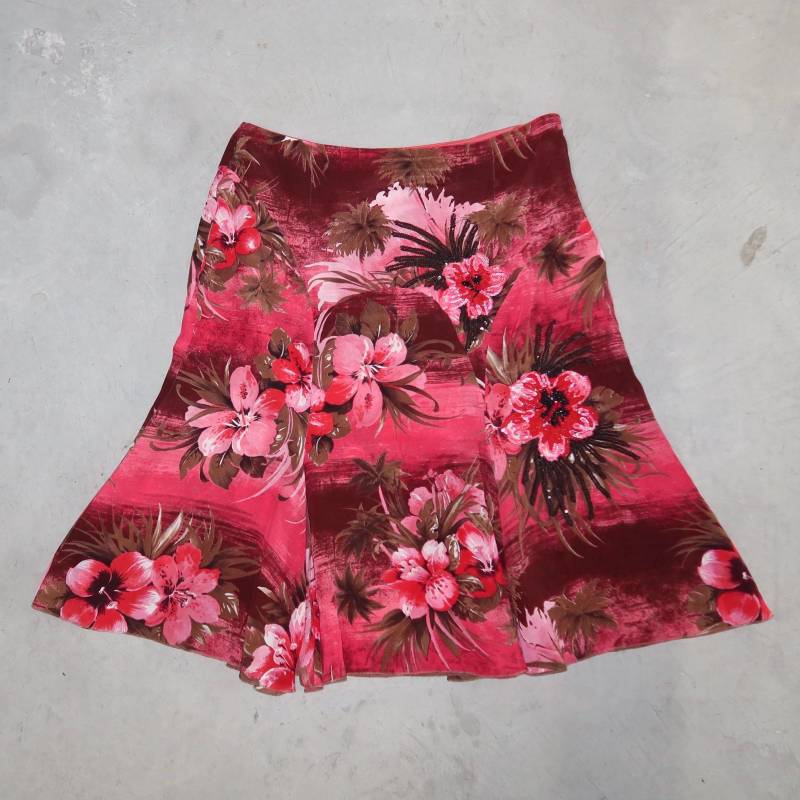 Anna Molinari Seidenrock Anna Molinari Seidenrock von GuzziArchive