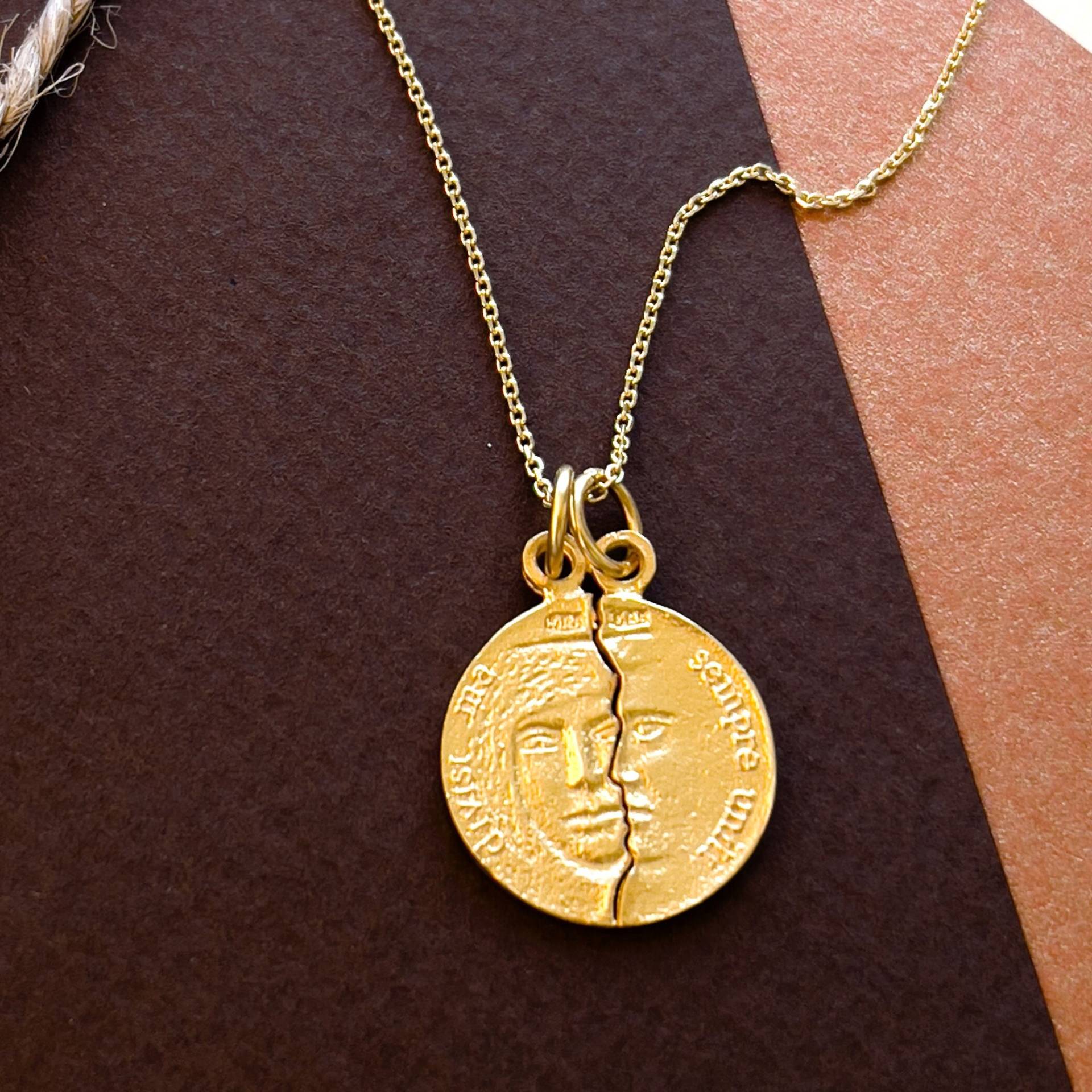 Gold Münze Halskette/Massive 14K Medaillon Layered Für Frauen Geschenk Sie Boho Hippie Style von GvenceJewelryDesign