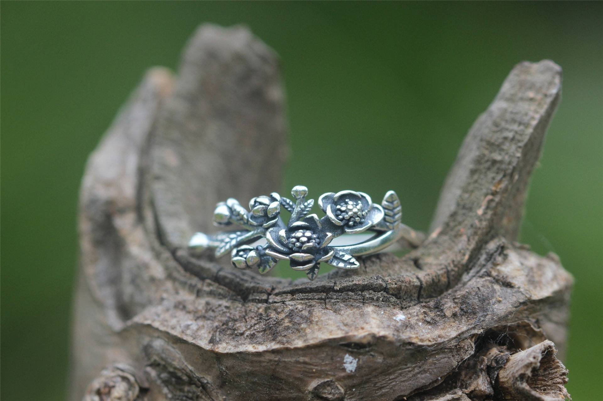 925 Silber Magnolien Blumen Ring, 3D Schmuck, Magnolia Denudaten Ring, Geburtsblume Ring, Freundschaftsschmuck, Wildblumen Schmuck von GwenShopArt
