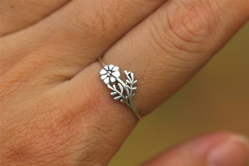 925Er Silber Schmuckkörbchen Blume Ring Oktober Geburt Schmuck von GwenShopArt