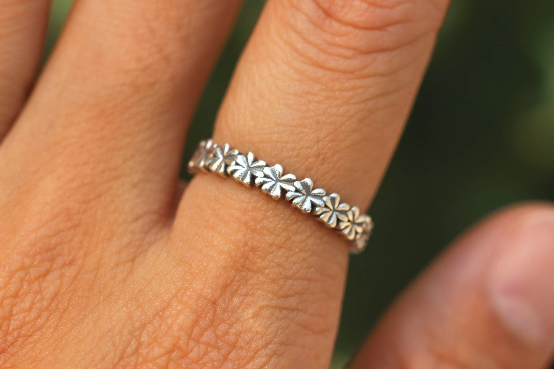 Kleeblatt Ring, Kleeblatt Ring, Silber Blätter Ring, Einzigartiger Band Ring, Personalisierter Kleeblatt Stapel Schmuck von GwenShopArt