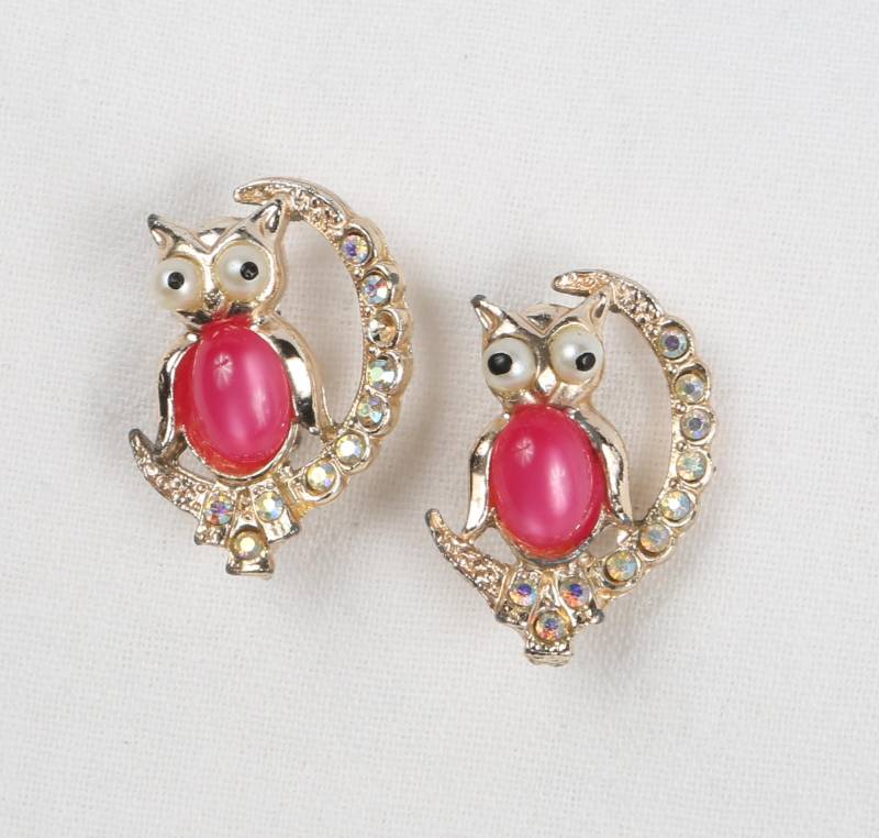 1950Er Eulen Scatter Pins Pink Jelly Belly Owls Crescent Moons A B Kristalle, Faux Perlen Mit Schwarzen Punkt Augen. Jahren in Ausgezeichnetem von GwendalysaArts