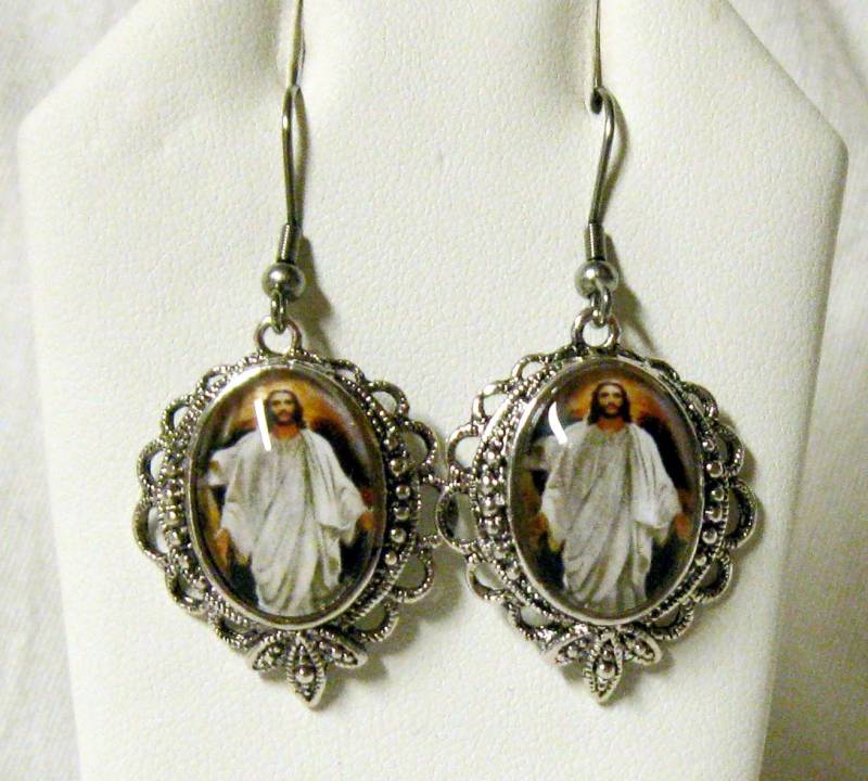 Auferstehung Christi Ohrringe - Ap06-525 von Gwendysgems