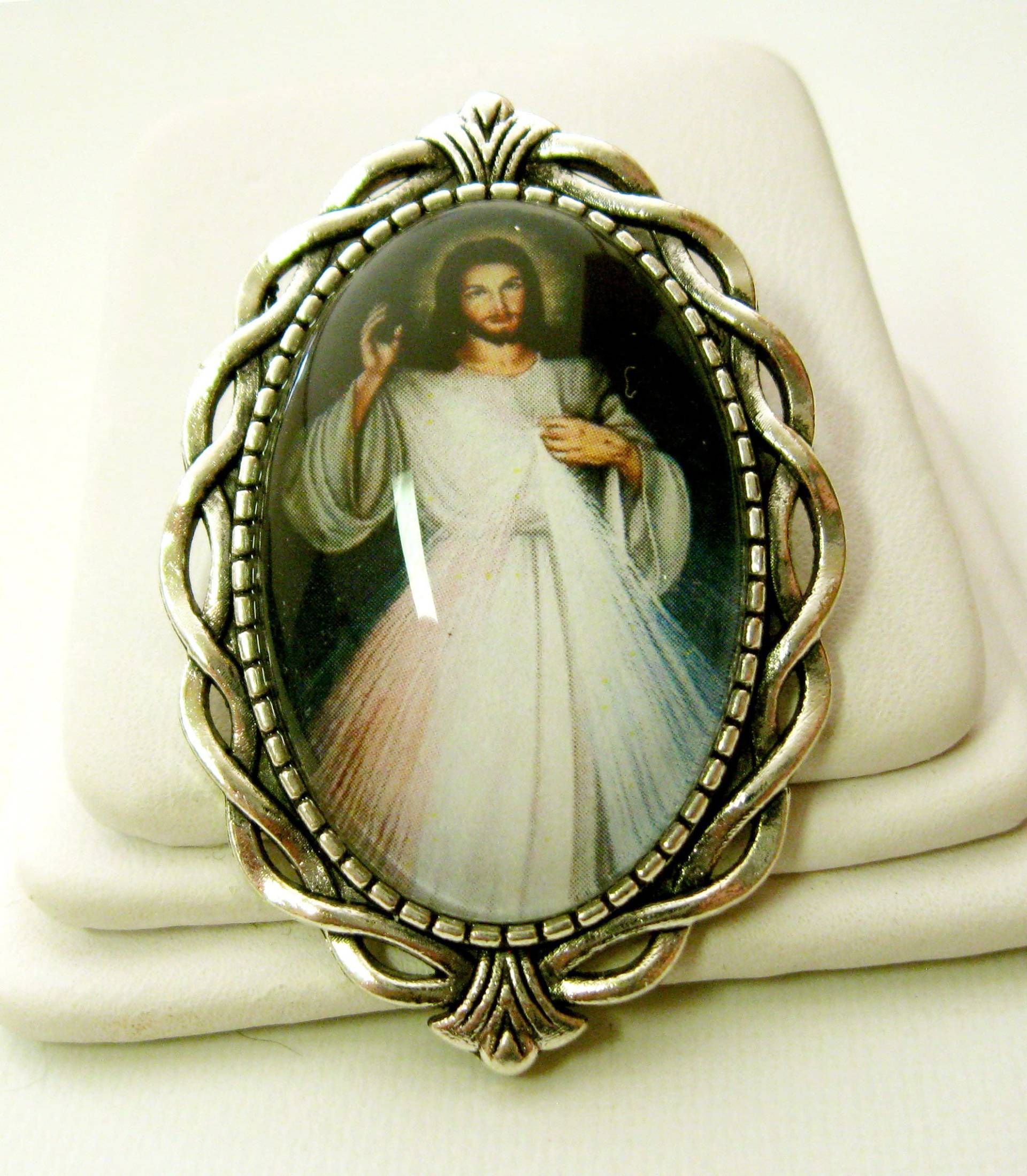 Barmherzigkeit Gottes Brosche/Anstecknadel - Br10-097 von Gwendysgems