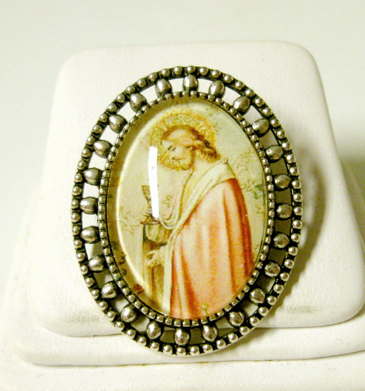 Christus Mit Der Hostbrosche/Pin - Br02-060 von Gwendysgems