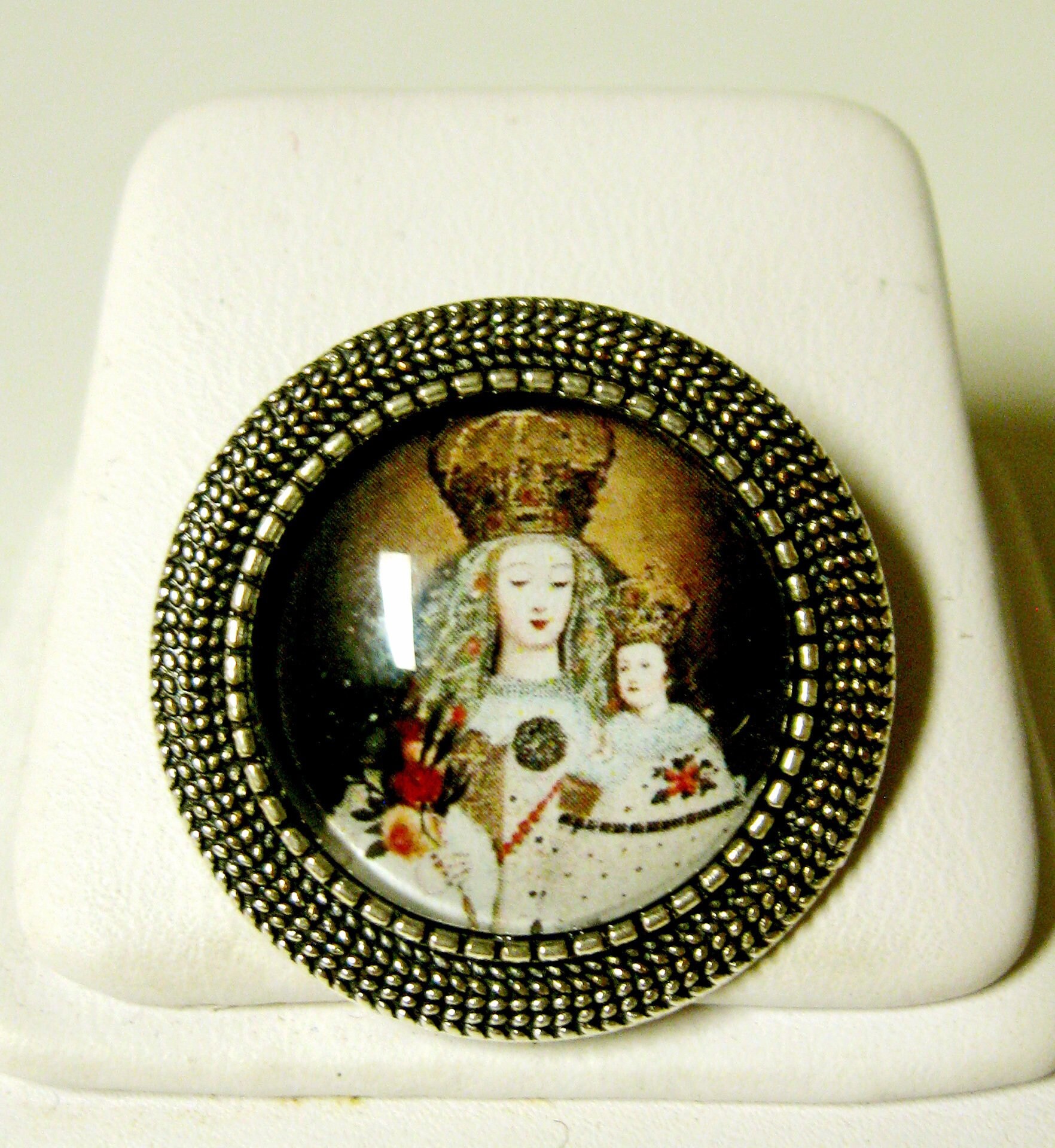 Cusco Madonna Mit Kind Brosche/Anstecknadel - Br09-021 von Gwendysgems