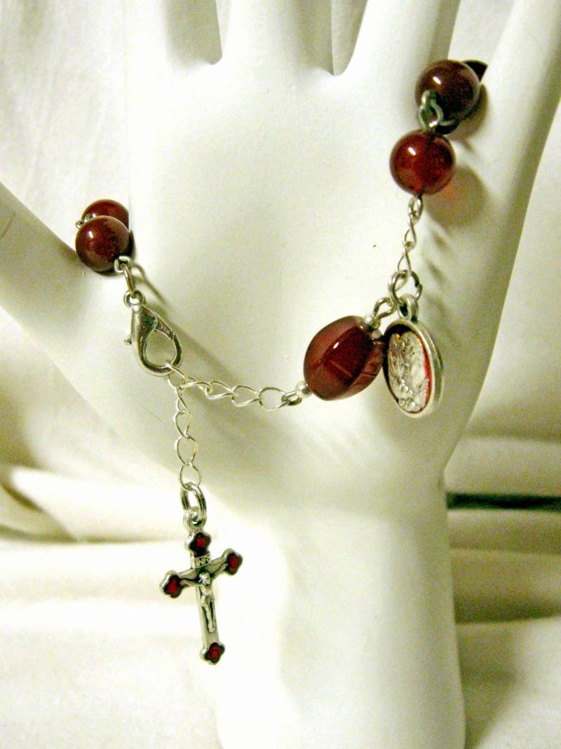 Decade Rosenkranz Armband Aus Roten Karneol Perlen - Rb08-002 Rose Medaillon Heilige Familie von Gwendysgems