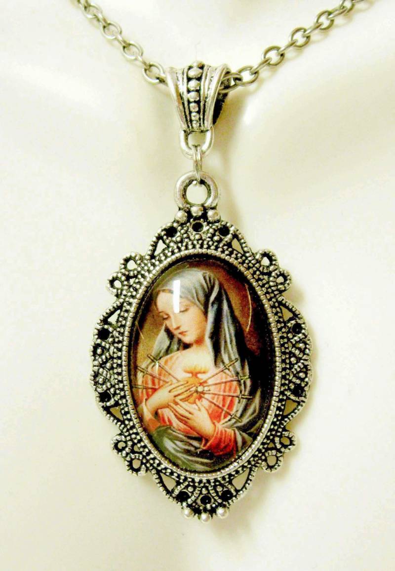 Die Schmerzensmutter Maria Anhänger Mit Kette - Ap04-305 von Gwendysgems