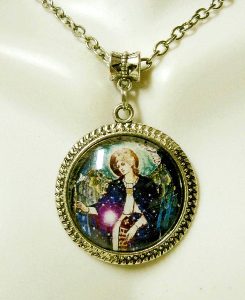 Erzengel Gabriel Anhänger Und Kette - Ap05-139 von Gwendysgems