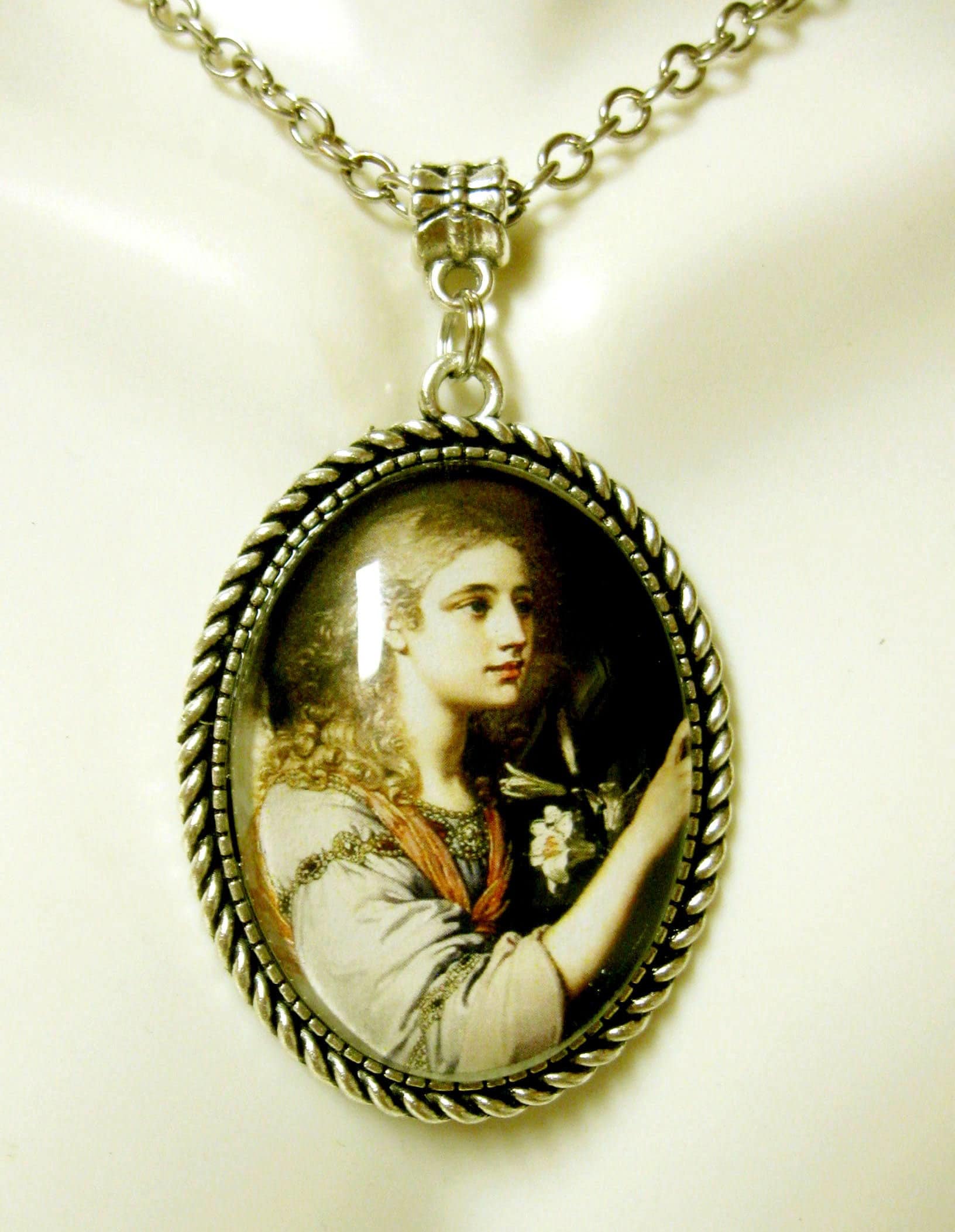 Erzengel Gabriel Anhänger Und Kette - Ap09-365 von Gwendysgems