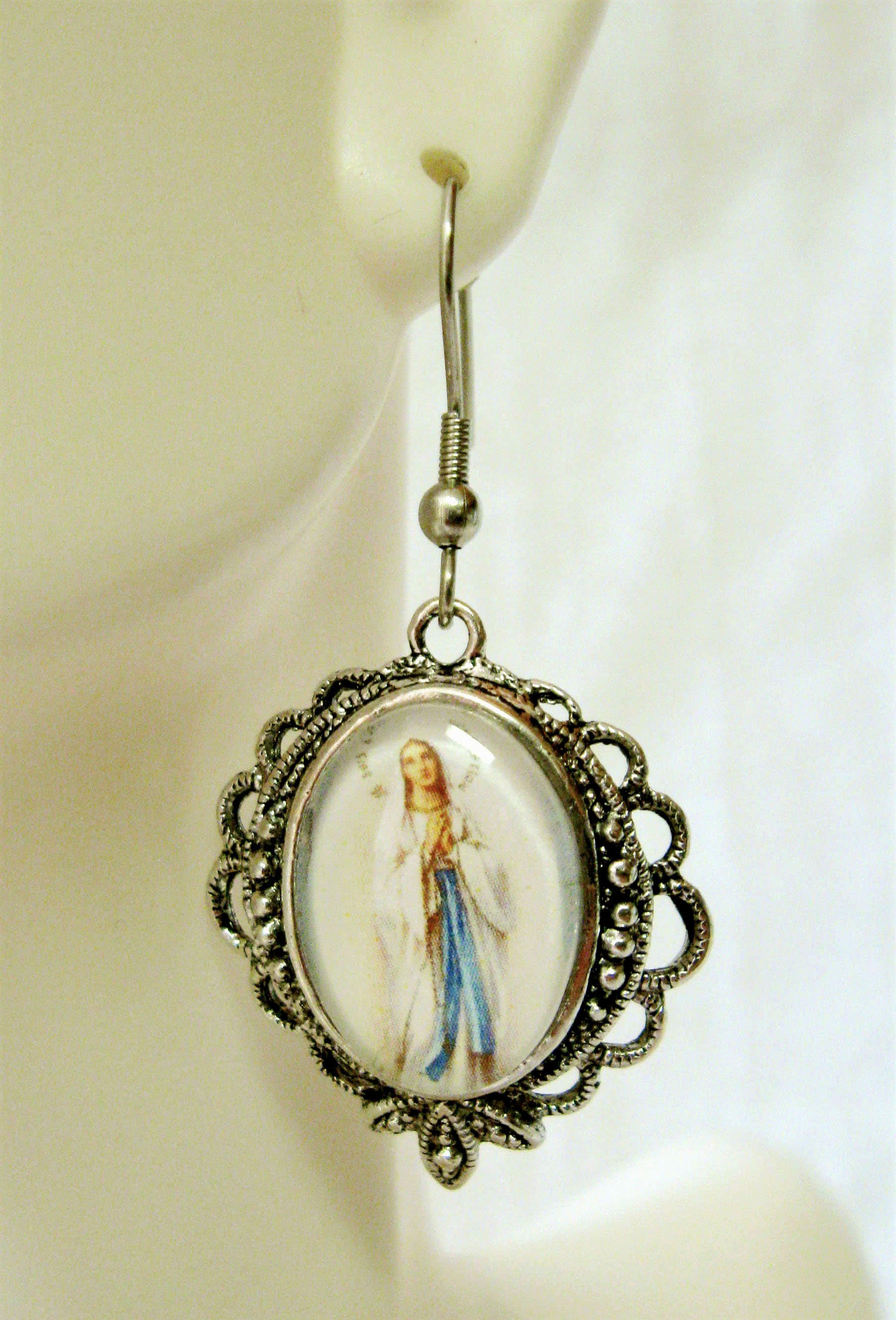 Glasohrringe Unsere Liebe Frau Von Lourdes - Ap06-161 von Gwendysgems