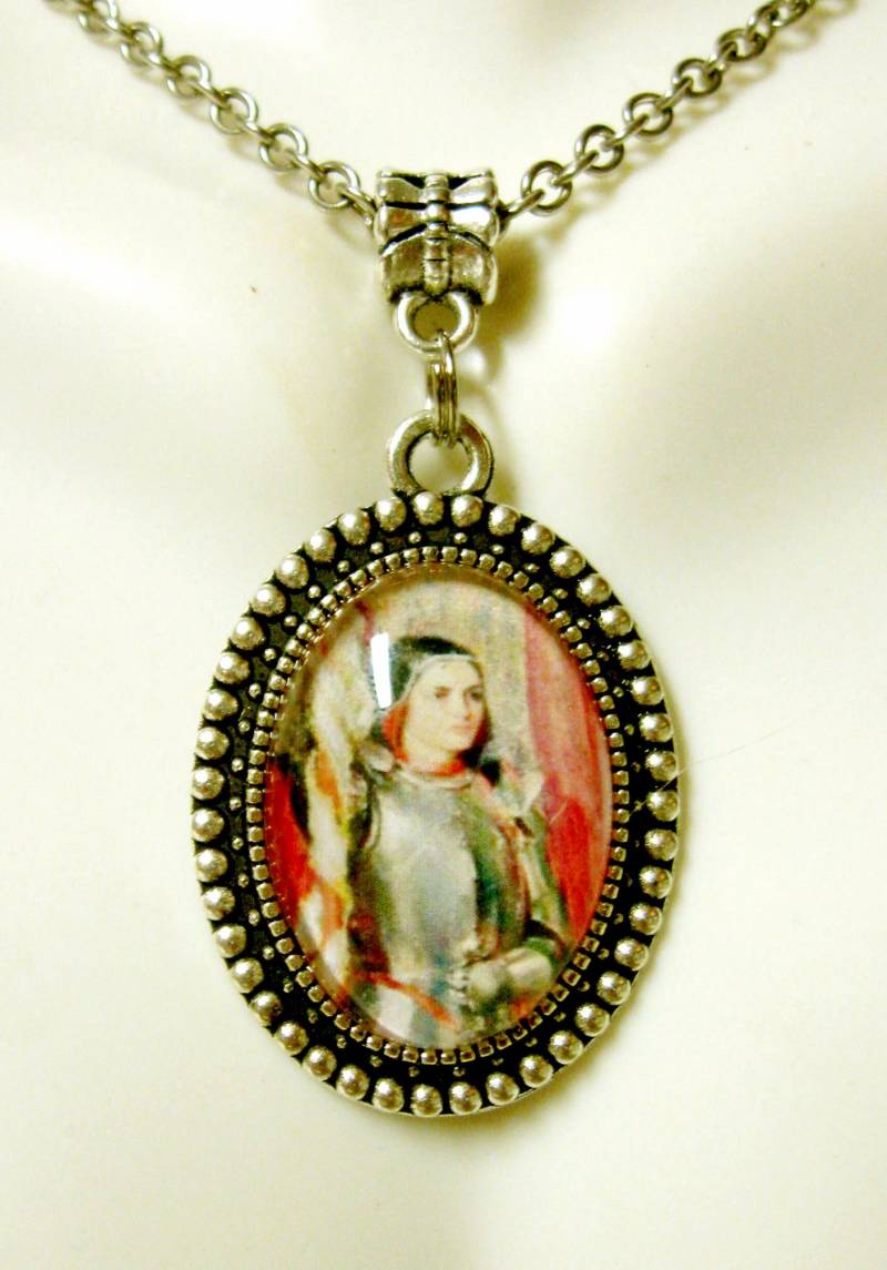 Heilige Jeanne D'arc Anhänger Und Kette - Ap05-394 von Gwendysgems