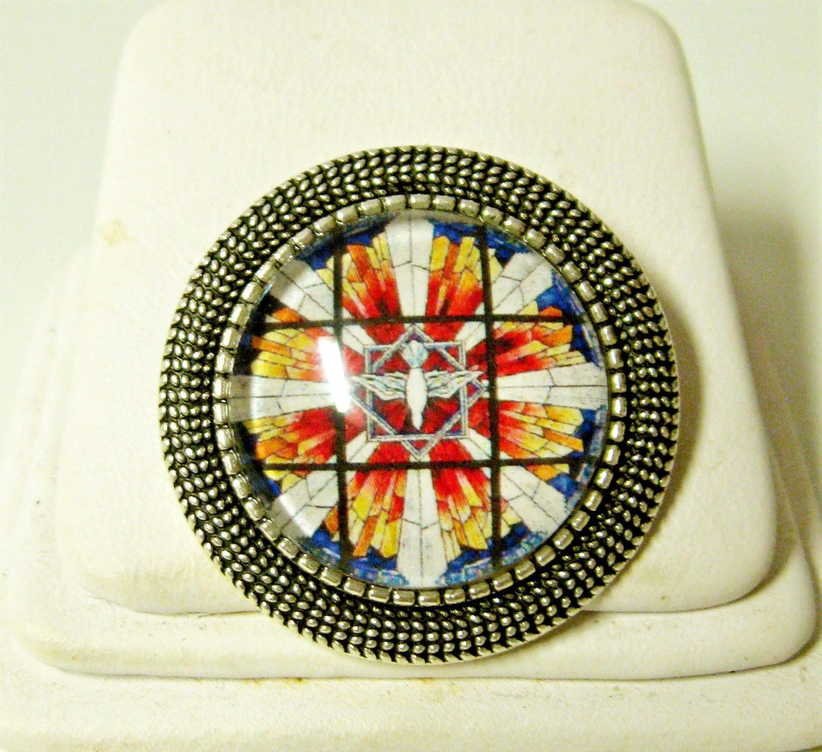Heiliger Geist Buntglas Anstecknadel/Brosche - Br09-058 von Gwendysgems