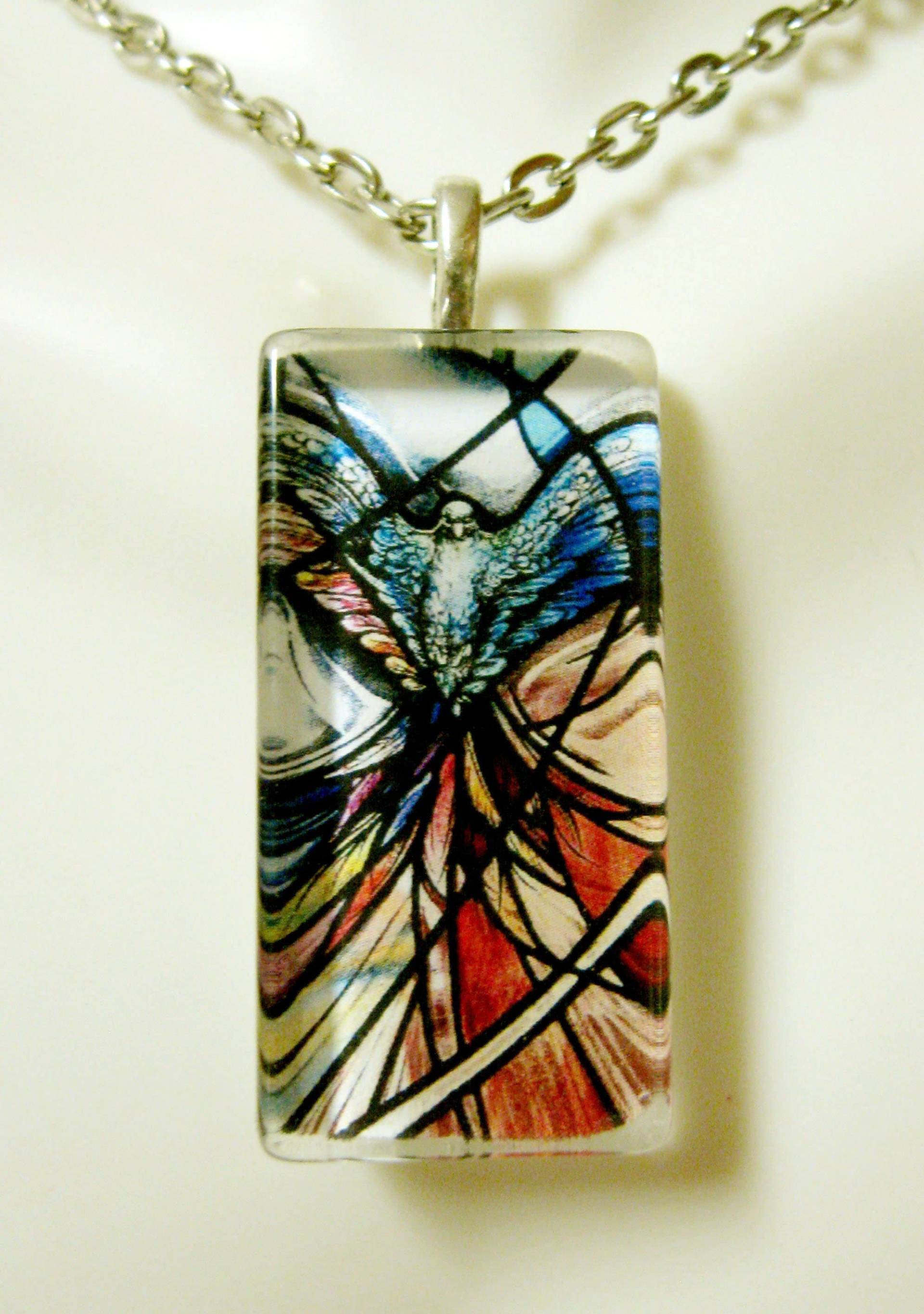 Heiliger Geist Glasmalerei-Fensteranhänger Mit Kette - Go12-364 von Gwendysgems