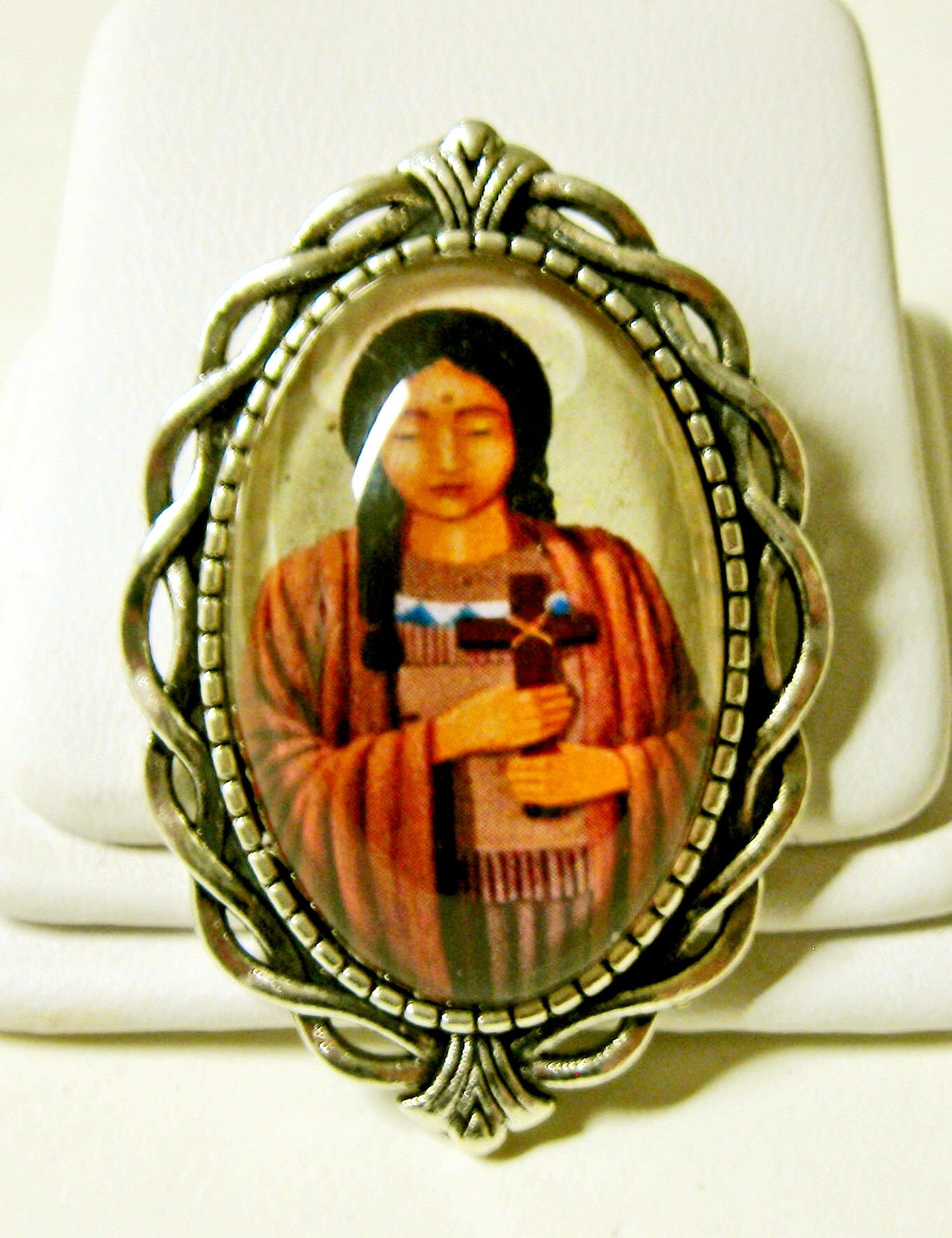 Heiliger Kateri Brosche/Anstecknadel Mit Kette - Br10-021 von Gwendysgems