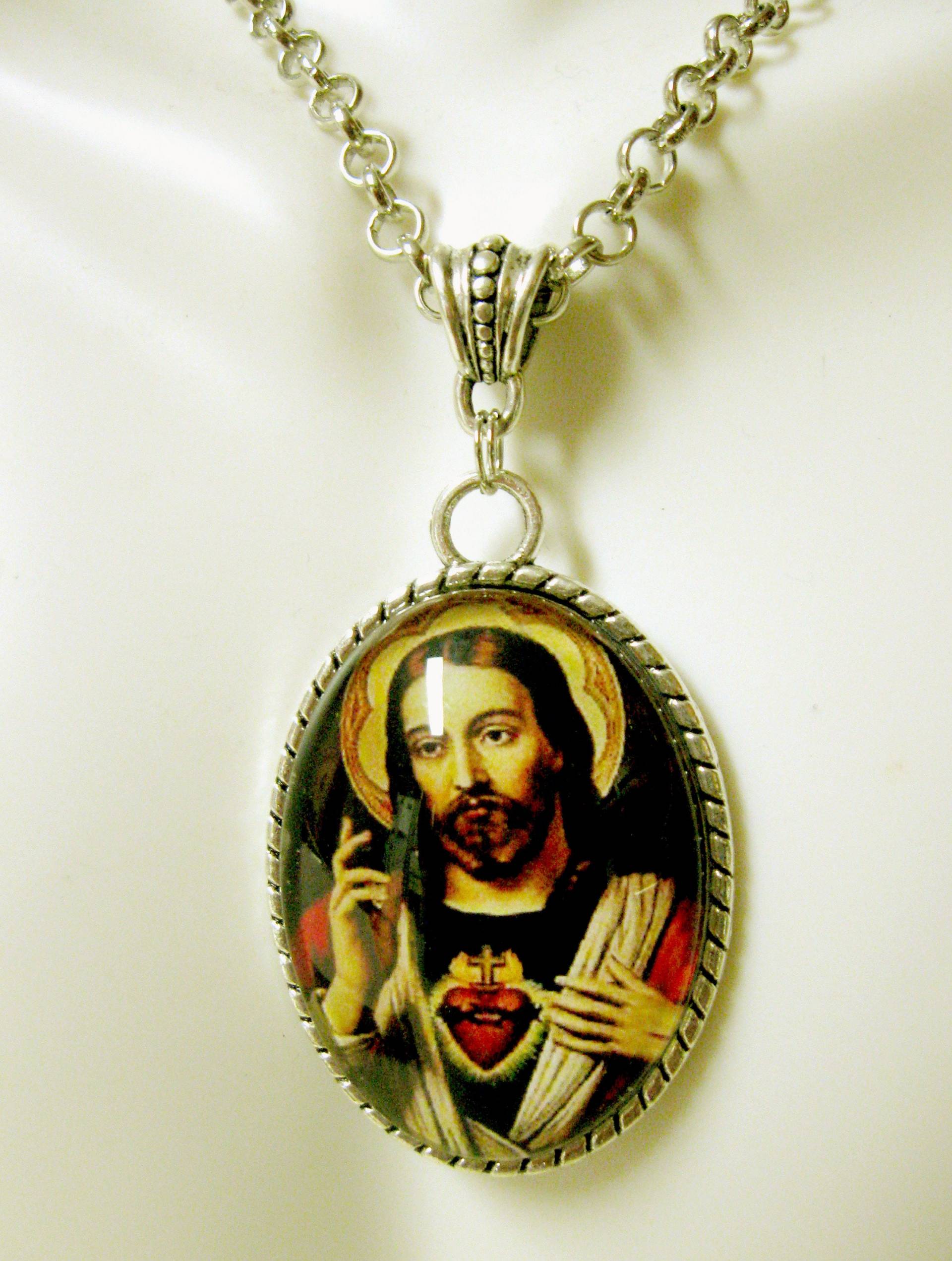 Herz Jesu Christi Anhänger Und Kette - Ap09-063 von Gwendysgems