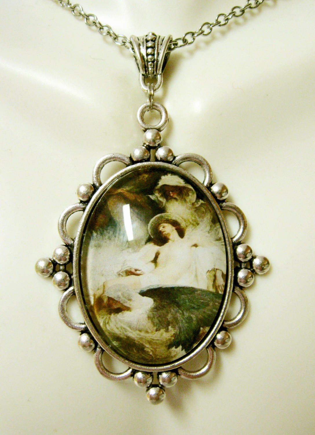 Himmelfahrt Christi in Den Armen Der Engel Anhänger Und Kette - Ap09-206 50% Sale von Gwendysgems