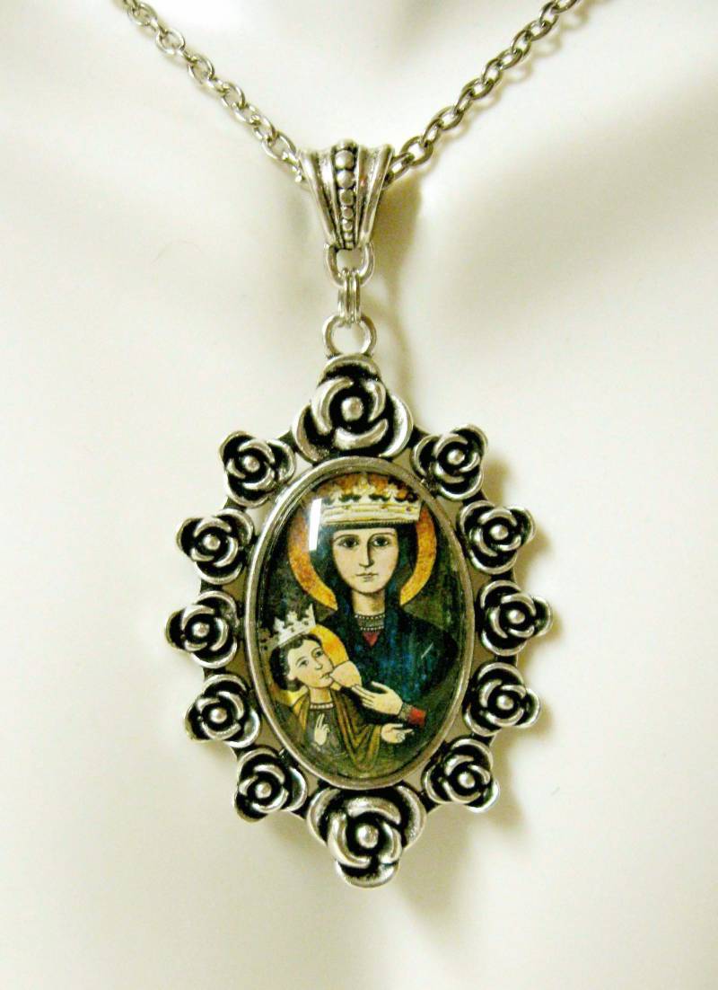 Madonna Mit Kind Anhänger Kette - Ap04-297 von Gwendysgems