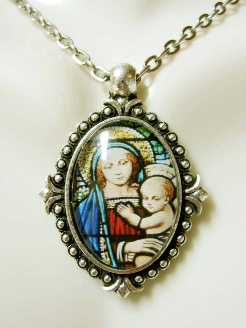 Madonna Mit Kind Anhänger Und Kette - Ap05-226 von Gwendysgems
