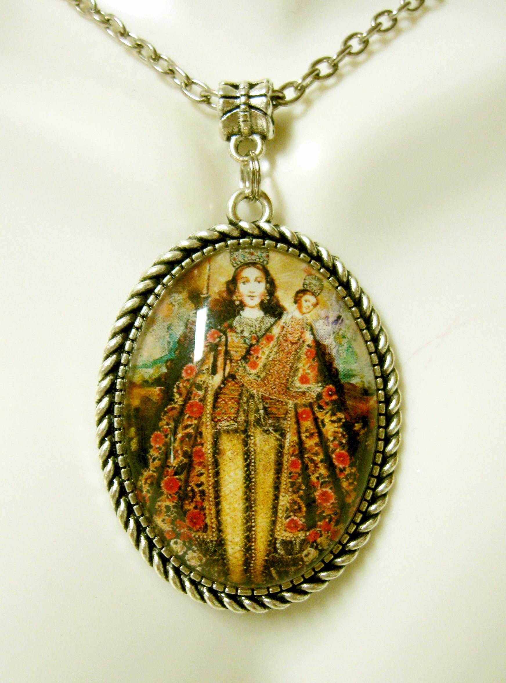 Madonna Mit Kind Anhänger Und Kette - Ap09-113 Cusco Stil von Gwendysgems