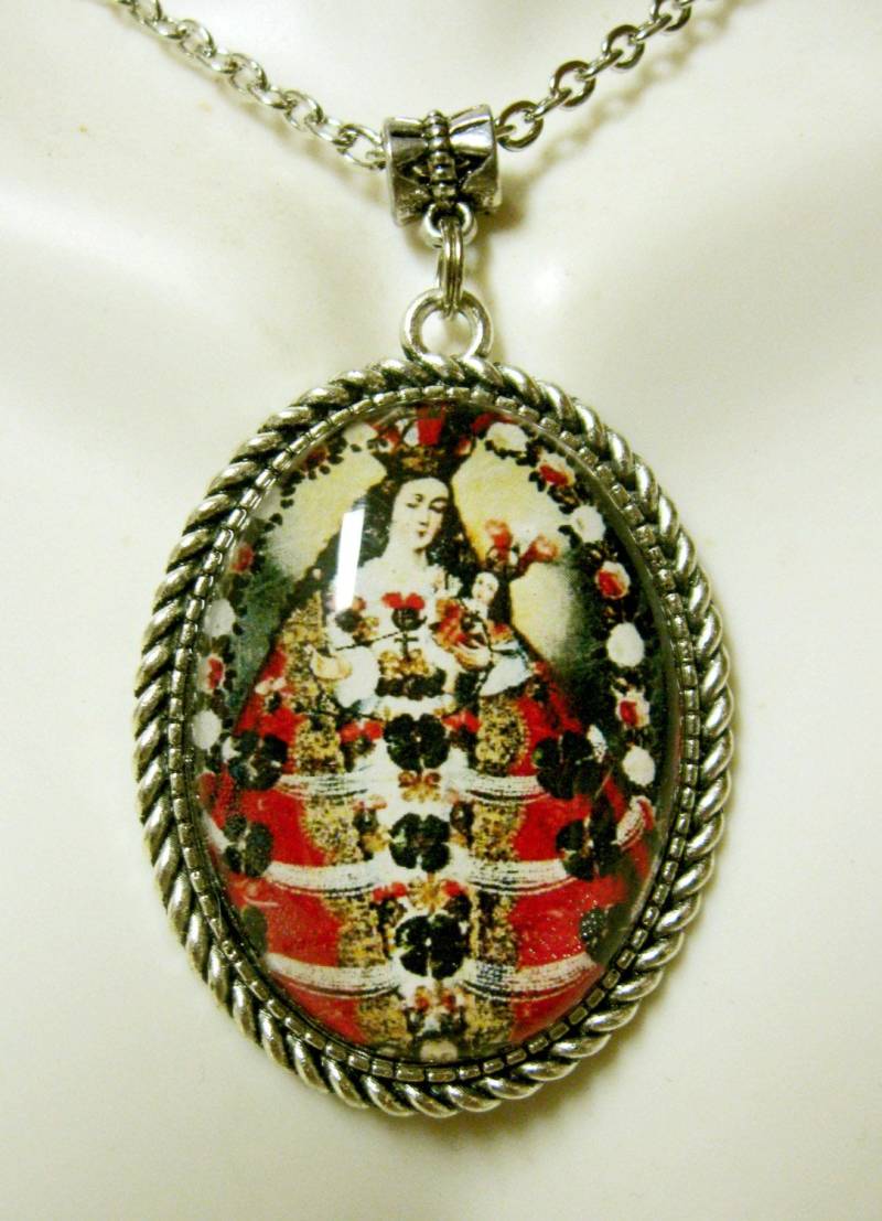 Madonna Mit Kind Anhänger Und Kette - Ap09-158 Cusco Stil von Gwendysgems