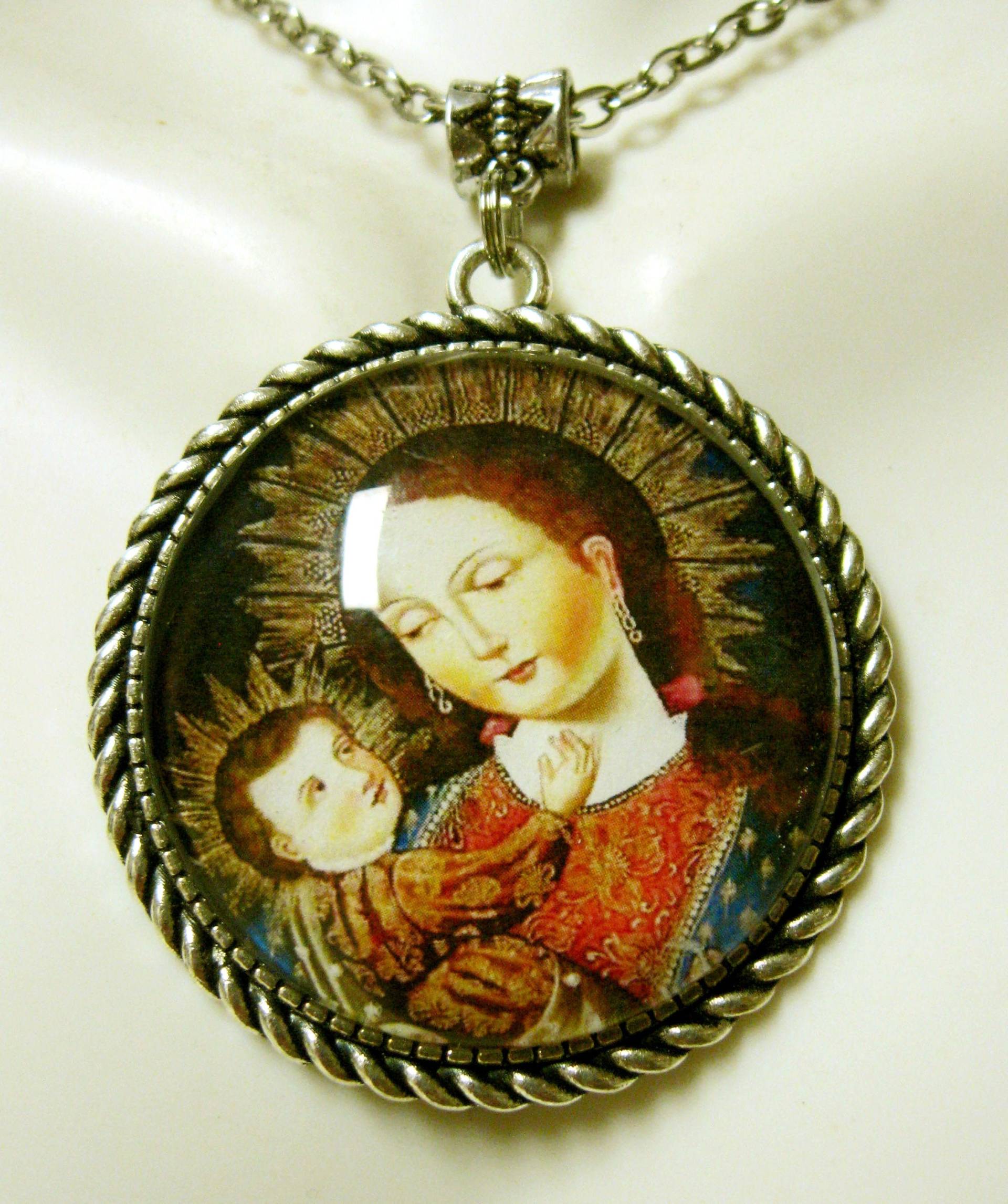 Madonna Mit Kind Anhänger Und Kette - Ap25-019 Cusco Style von Gwendysgems