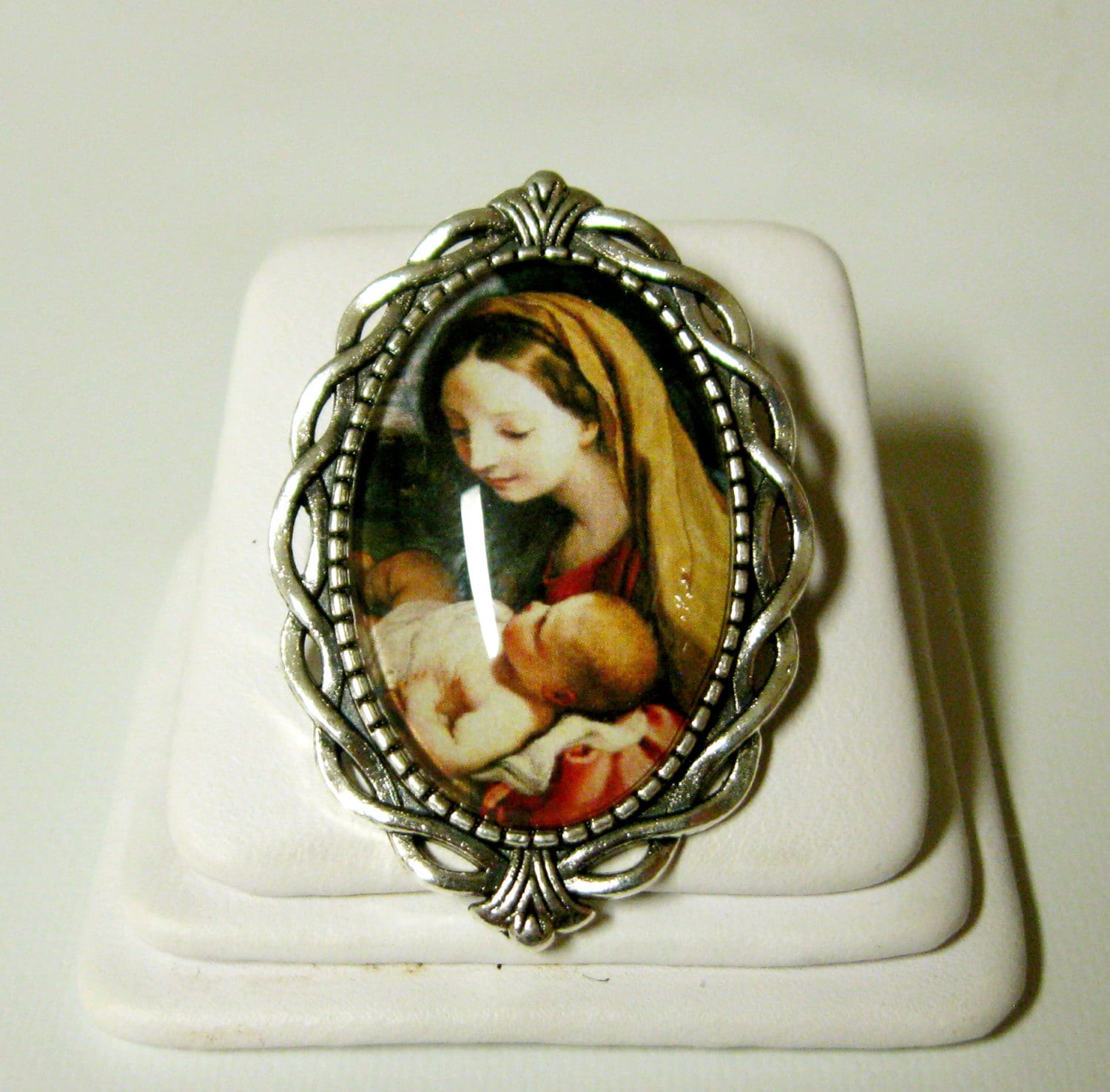 Madonna Mit Kind Brosche/Anstecknadel - Br10-070 von Gwendysgems