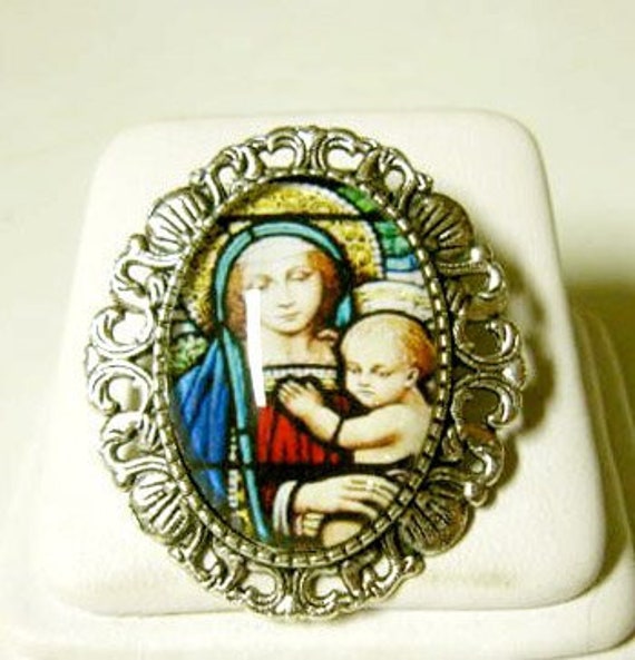 Madonna Mit Kind Buntglas-Fenster-Cabrio-Brosche/Anhänger Und Kette - Ap35-087 von Gwendysgems
