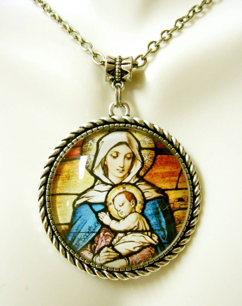 Madonna Mit Kind Glasfensteranhänger Und Kette - Ap25-034 von Gwendysgems