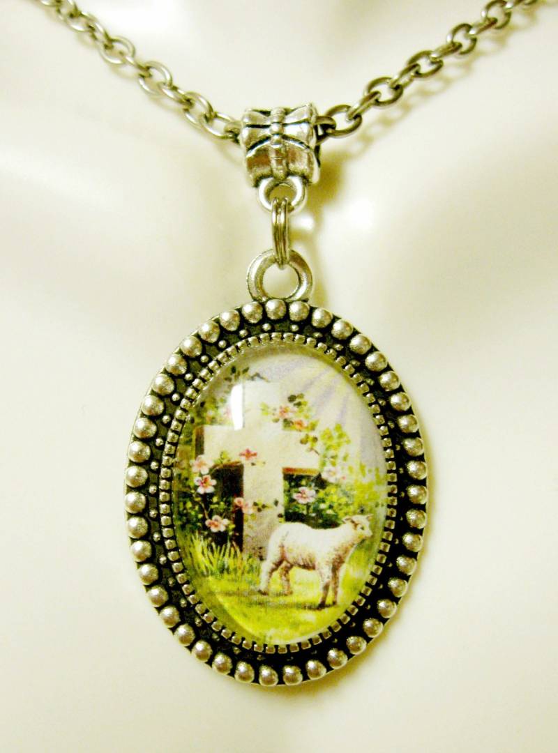 Osterkreuz Mit Lamm-Anhänger Und Kette - Ap05-528 von Gwendysgems