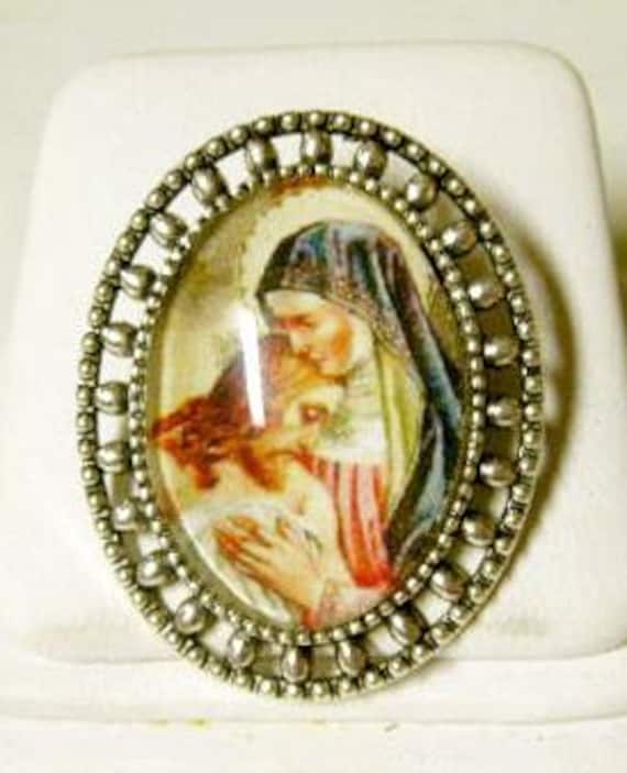 Pieta Brosche/Anstecknadel - Br02-080 von Gwendysgems