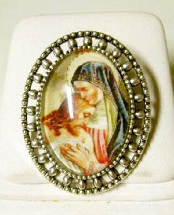 Pieta Brosche/Anstecknadel - Br02-080 von Gwendysgems