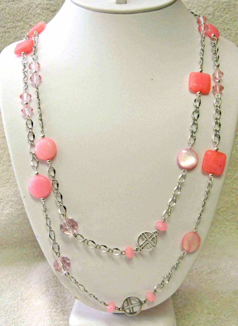 Rosa Jade Kreuz Halskette - J030 von Gwendysgems