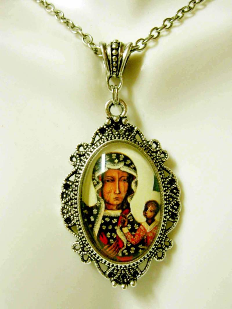 Schwarze Madonna Anhänger Mit Kette - Ap04-199 von Gwendysgems