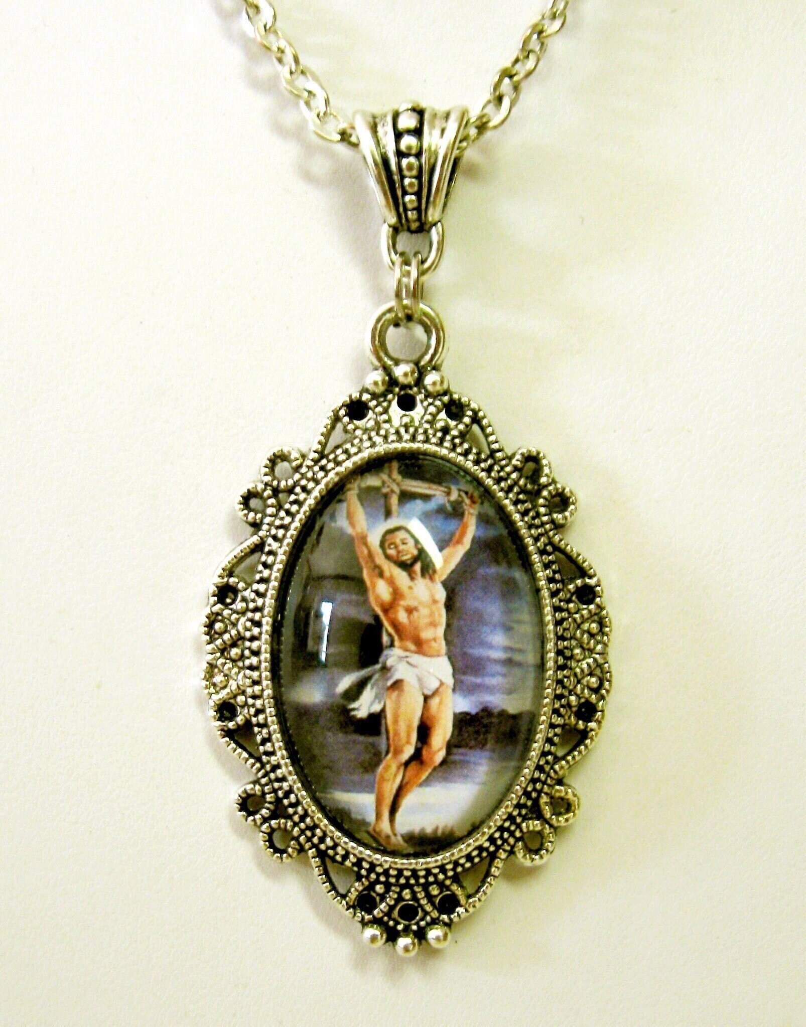 Schwarzer Kreuz Anhänger Mit Kette - Ap04-290 von Gwendysgems