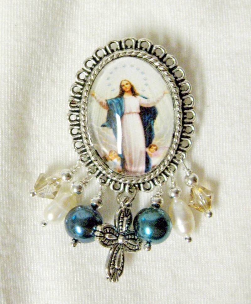 Unbefleckte Empfängnis Brosche - Br05-106 von Gwendysgems