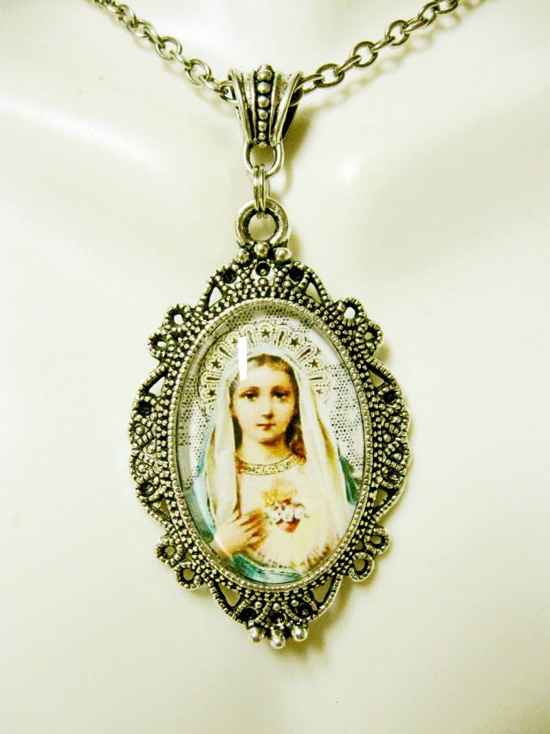 Unbeflecktes Herz Mariens Anhänger Mit Kette - Ap04-135 von Gwendysgems