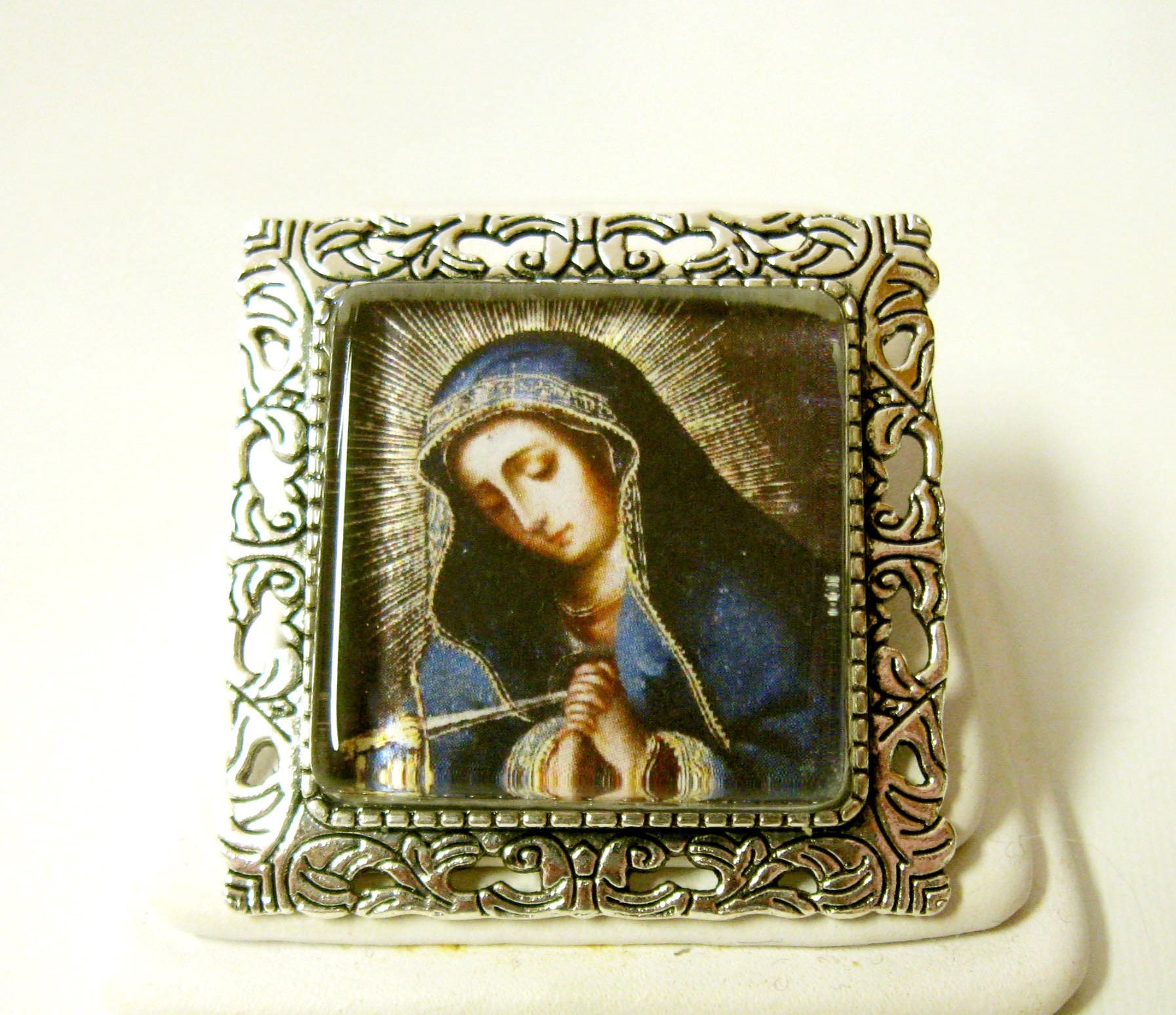 Unsere Dame Des Kummers Cabrio Brosche/Anhänger Und Kette - Ap35-157 von Gwendysgems