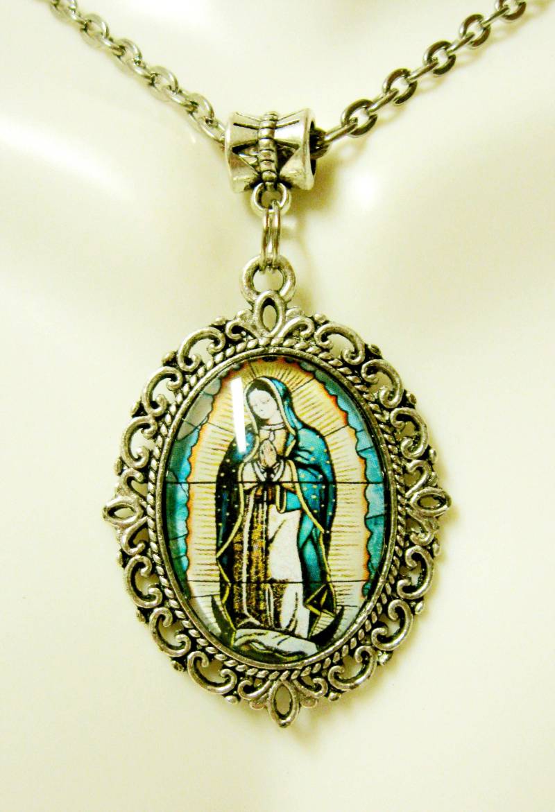 Unsere Liebe Frau Von Guadalupe Anhänger Und Kette - Ap05-512 von Gwendysgems
